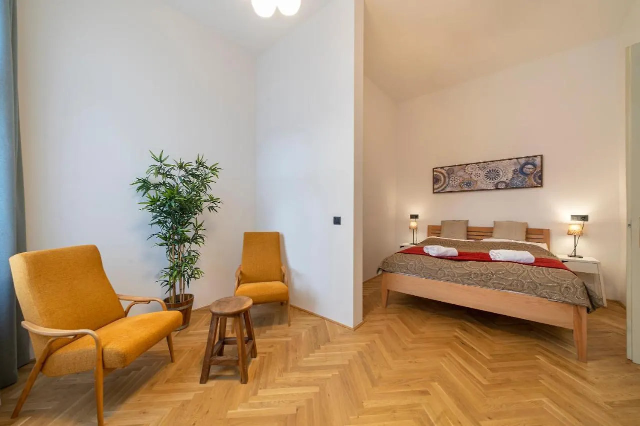 Old Town - Jungmannova Apartments Prag