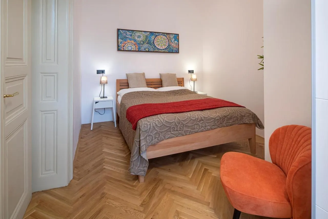 Old Town - Jungmannova Apartments Prag