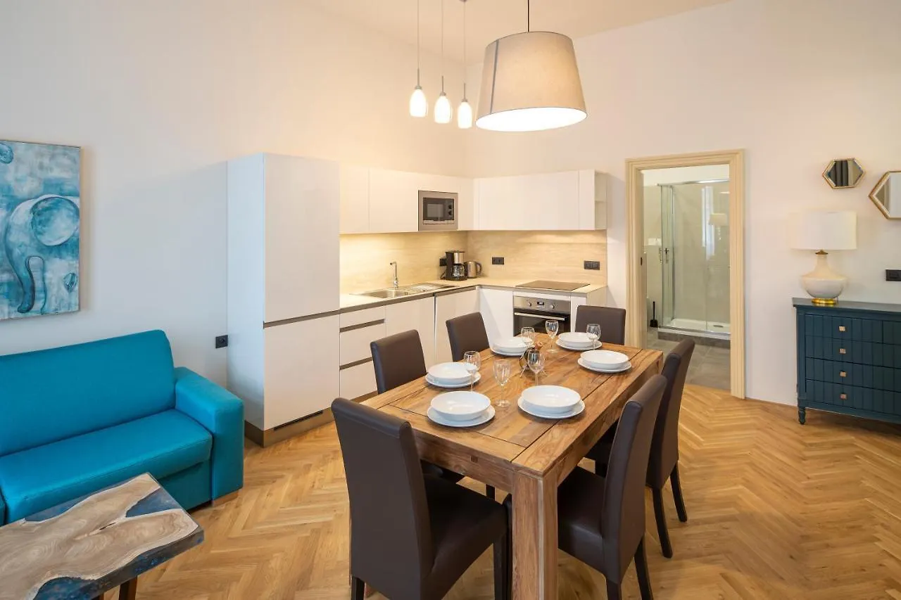 Old Town - Jungmannova Apartments Prag
