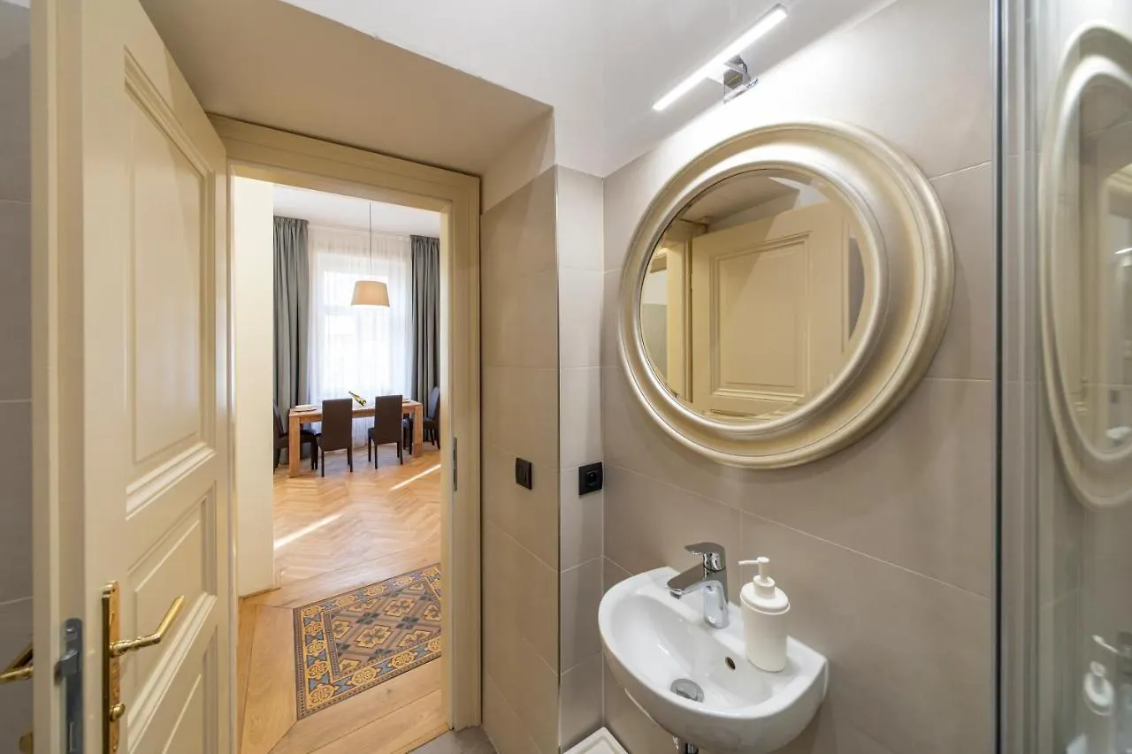 Old Town - Jungmannova Apartments Prag